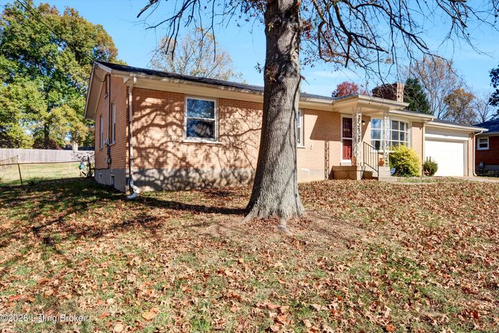 Property Photo:  4212 Silvercreek Rd  KY 40272 