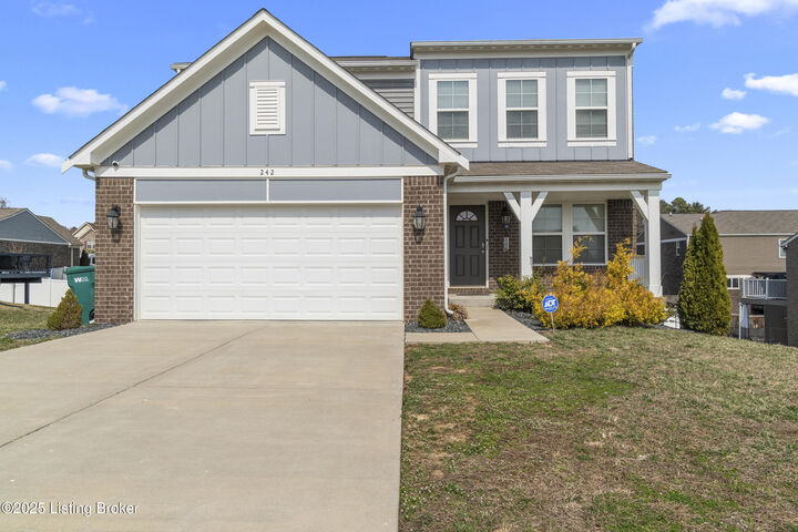Property Photo:  242 Magnolia Dr  KY 40165 