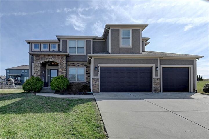 Property Photo:  10011 NE 102nd Terrace  MO 64157 