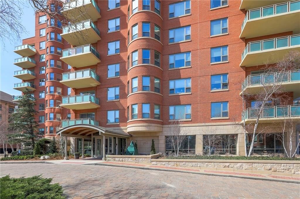 Property Photo:  4950 Central Street 1001  MO 64112 