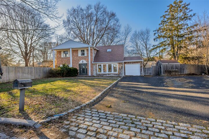 Property Photo:  4 Vale Court  NY 11766 