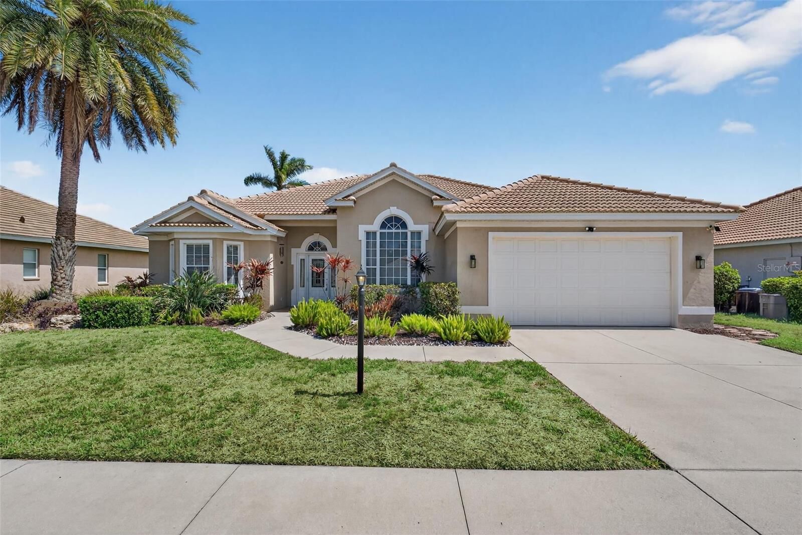 Property Photo:  4449 Golden Lake Drive  FL 34233 