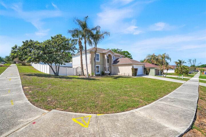 Property Photo: 925 Roanoke Drive FL 34715