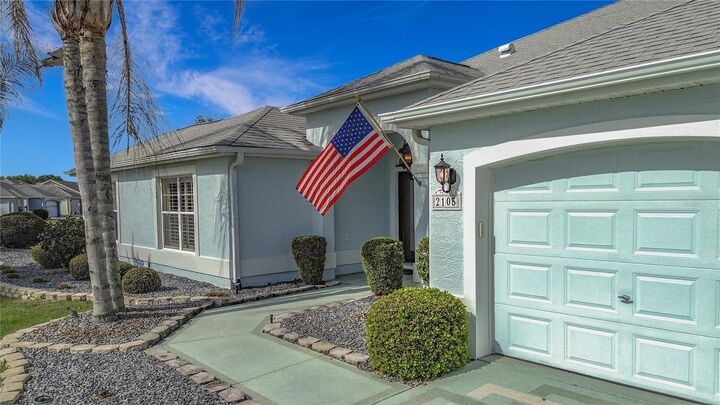 Property Photo:  2105 Zaragoza Place  FL 32159 