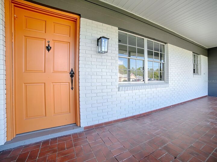 Property Photo:  5 Oak Street  FL 34797 