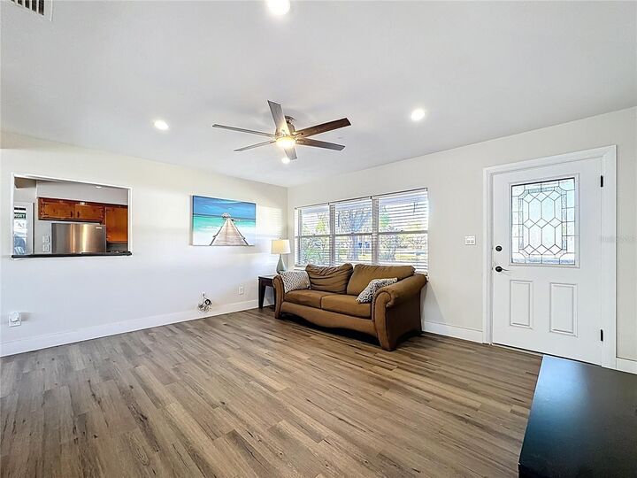 Property Photo:  512 N Lakemont Avenue  FL 32792 