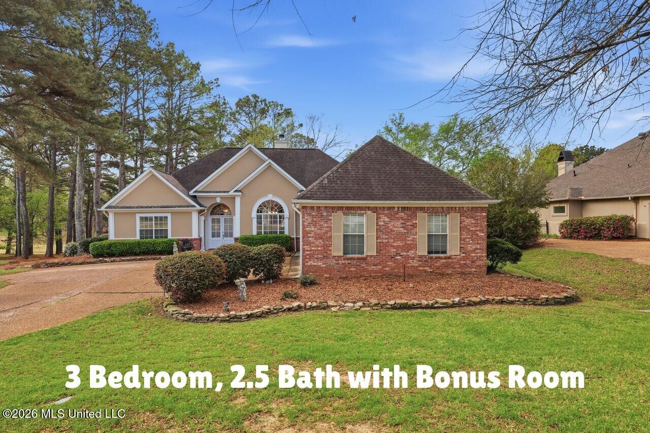 Property Photo:  827 Annandale Road  MS 39110 