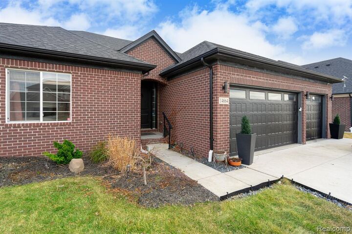 Property Photo:  14664 Hannebauer Court  MI 48313 5642 