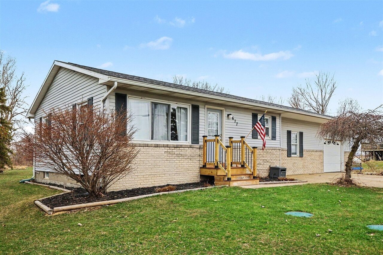 Property Photo: 677 E Vermontville Highway MI 48813-8621