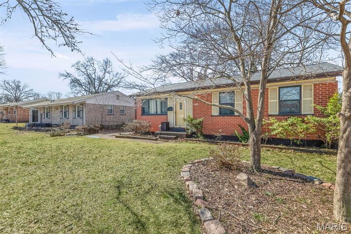 Property Photo: 1826 Oliveto Lane MO 63042