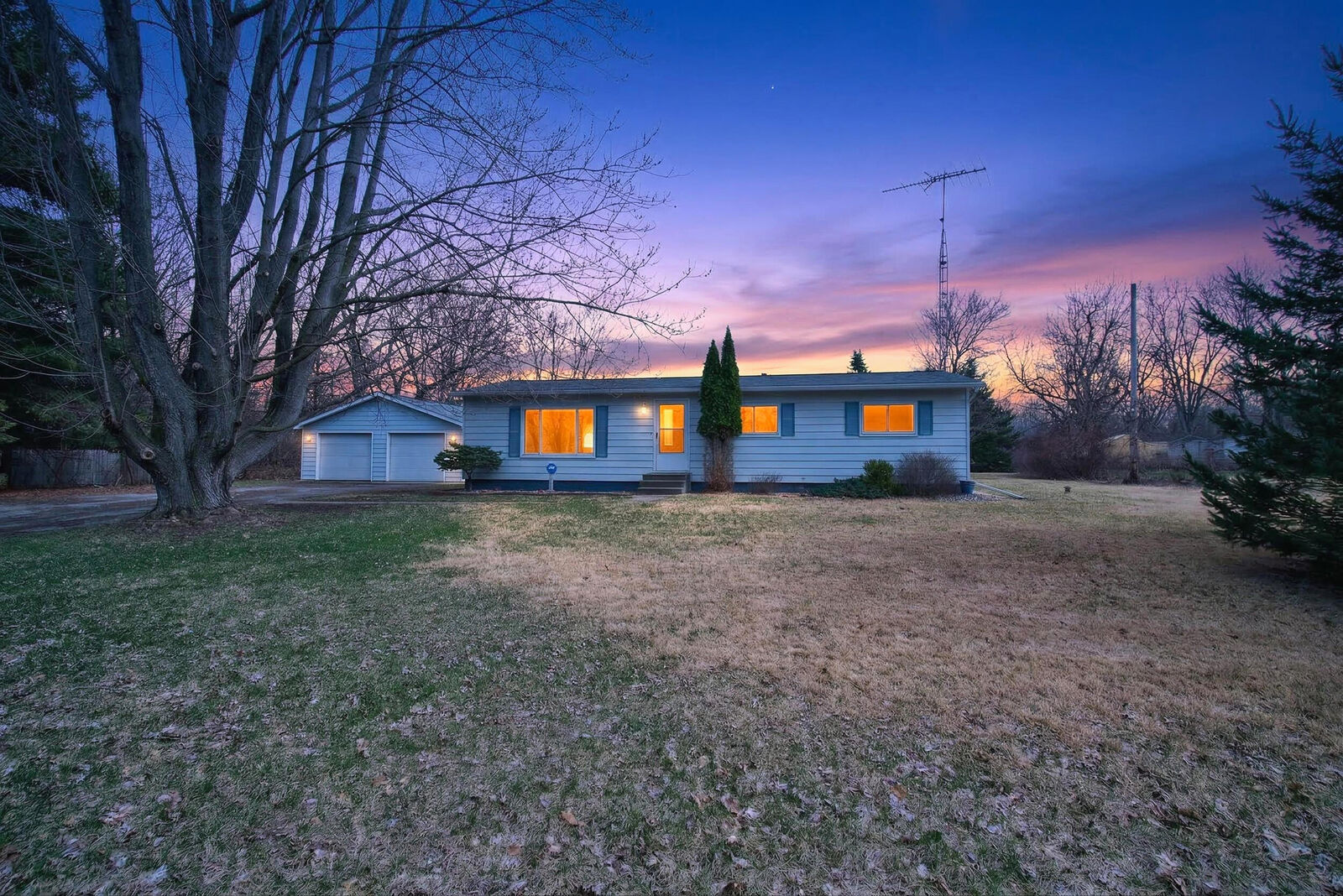 Property Photo:  131 Eaglehurst Drive  MI 49249 