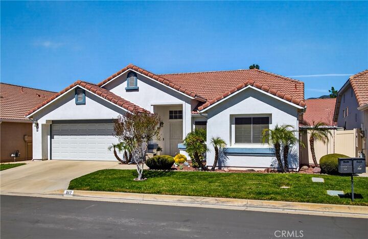 Property Photo: 817 Perla Court CA 92583