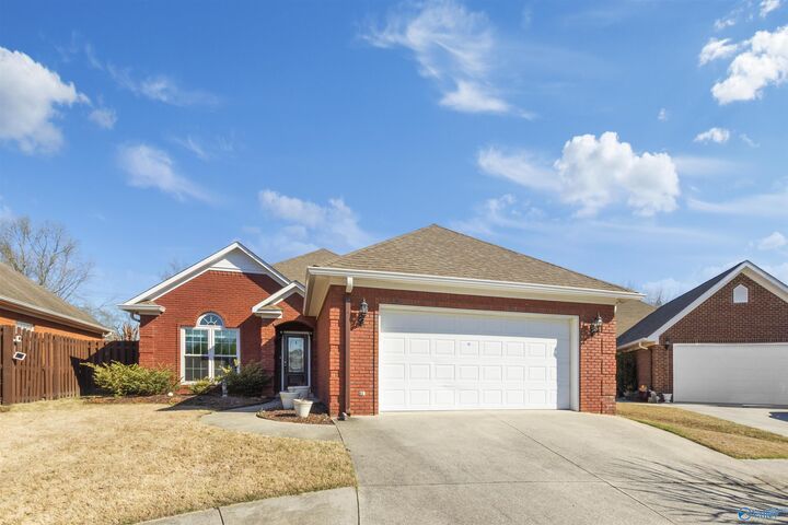 Property Photo:  109 Canterbury Circle  AL 35016 