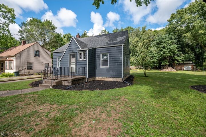 Property Photo: 3712 Logan Way OH 44505