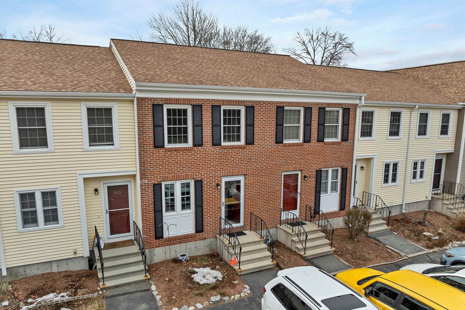 Property Photo: 614 Fox Hollow Way NH 03104