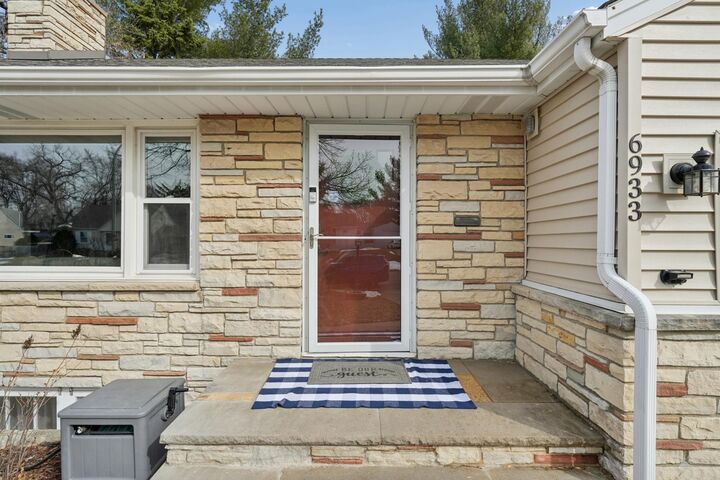 Property Photo:  6933 1st Avenue S  MN 55423 