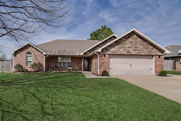 Property Photo: 326 Ridgemont Avenue AR 72745