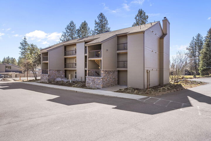 Property Photo: 18575 SW Century Drive 2135 OR 97702