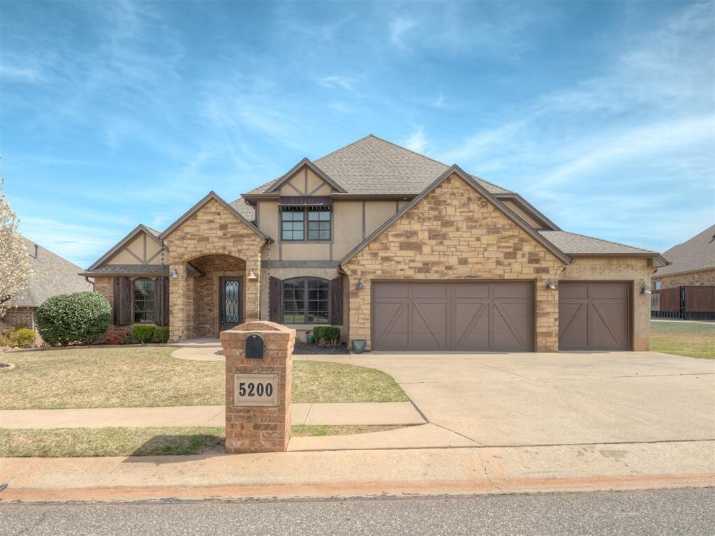 Property Photo:  5200 Keystone Circle  OK 73025 