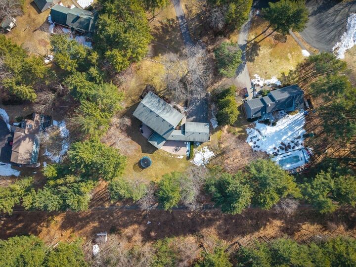 Property Photo:  5 Comstock Lane  MA 01983 