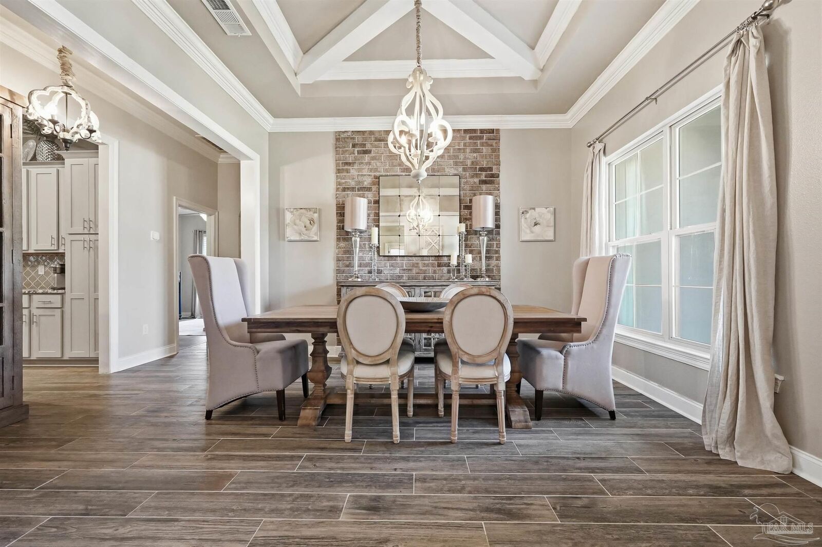 Property Photo: 1559 Sawyers Ridge Cv FL 32533