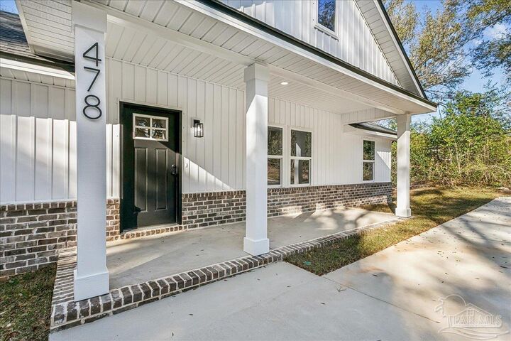 Property Photo: 478 Ronda St FL 32534