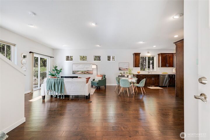 Property Photo:  2257 W Rosecrans  WA 98368 