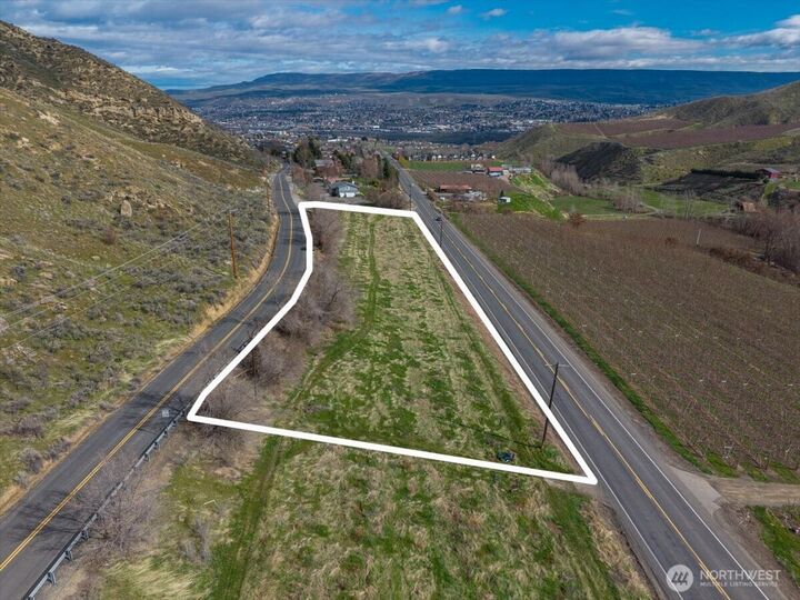 Property Photo:  11  Methow Street  WA 98801 