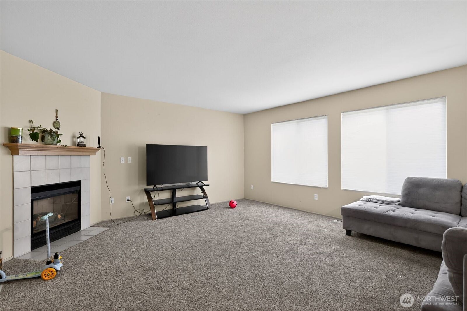 Property Photo: 4014 45th Avenue NE WA 98422