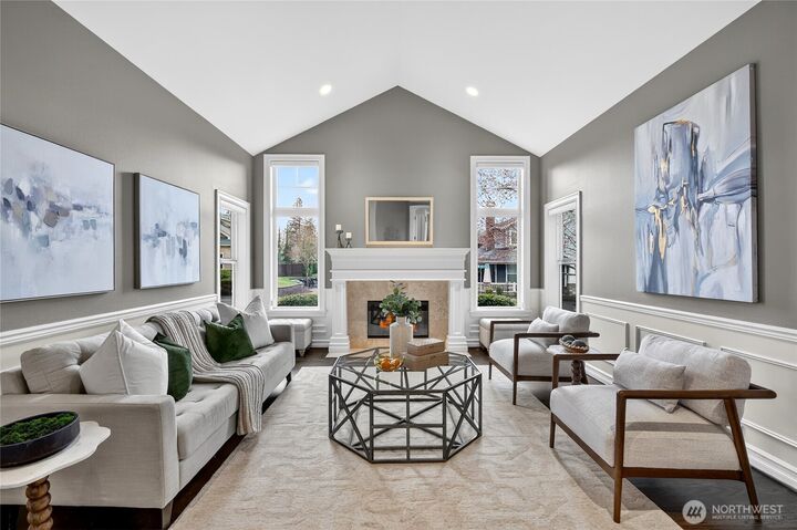 Property Photo:  202  259th Avenue NE  WA 98074 