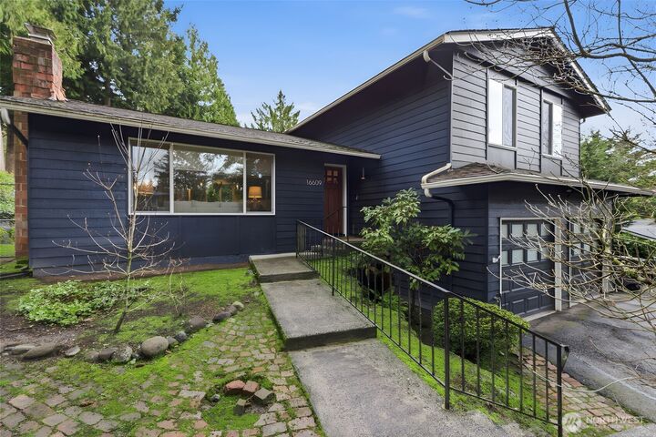 Property Photo: 16609 NE 91st Street WA 98052