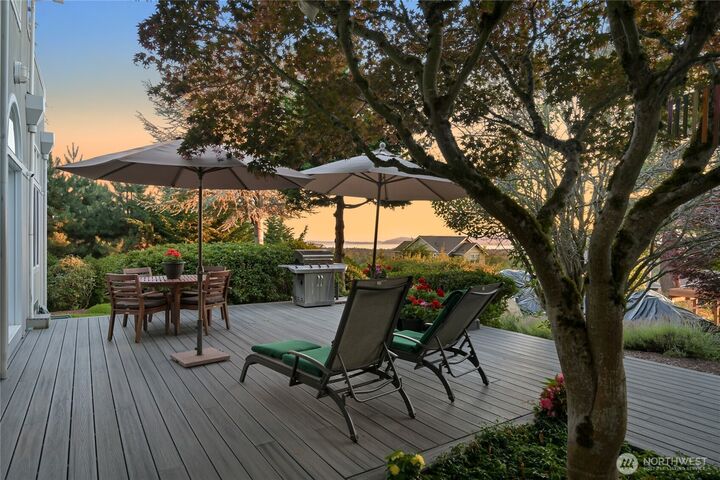 Property Photo:  4355  Gooding Avenue  WA 98226 