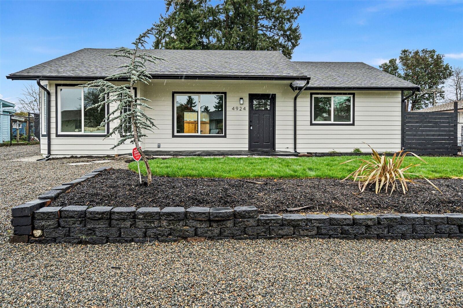 Property Photo:  4924  Diamond Blvd  WA 98499 