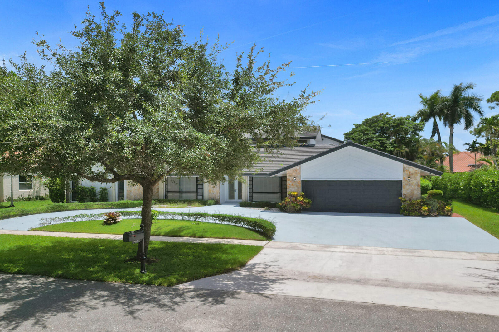 Property Photo: 7475 Estrella Circle FL 33433