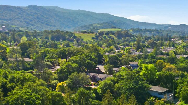 Property Photo: 5666 Arboretum Drive CA 94024