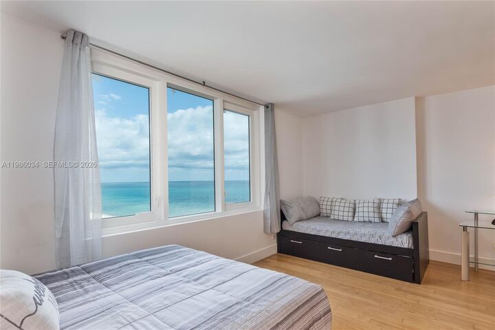 Property Photo:  2301 Collins Ave 1512  FL 33139 