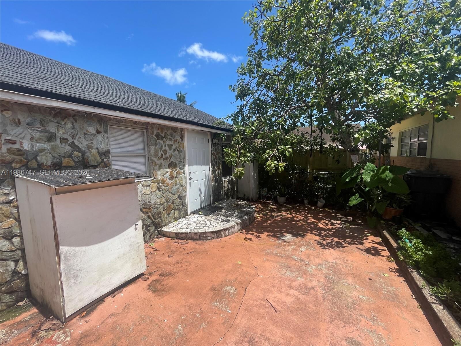 Property Photo: 5738 Garfield St B FL 33021