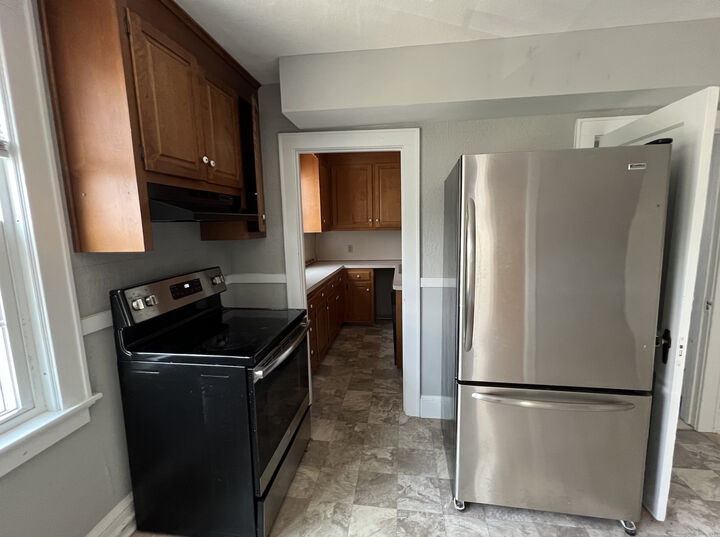 Property Photo:  861 Farmington Avenue 2nd Floor  CT 06037 