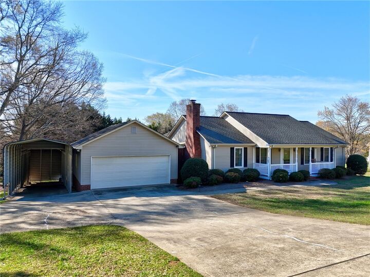 Property Photo:  1024 Old Mill Road  SC 29642 