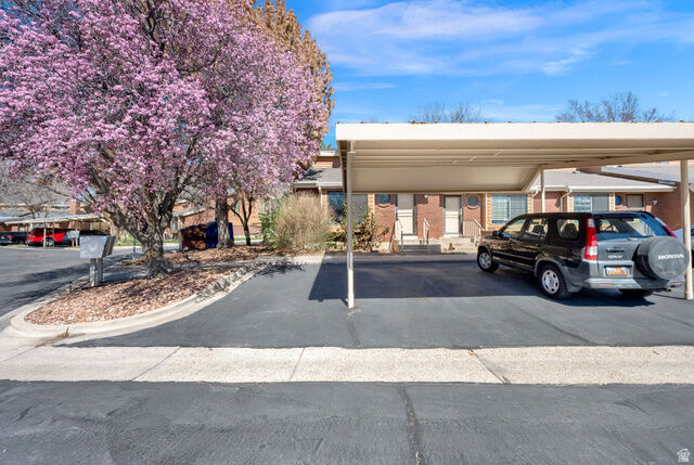 Property Photo: 1424 S 1195 E UT 84404