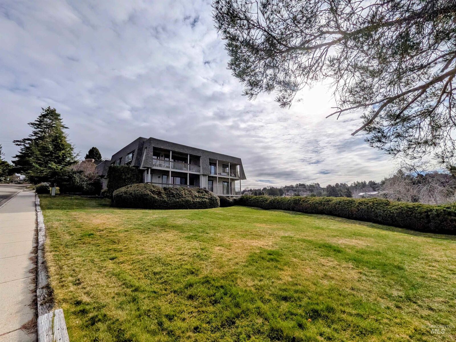 Property Photo:  133 W Braemere Road  ID 83702 