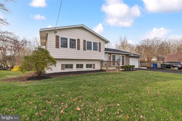 Property Photo:  905 Tuscarora Drive SW  VA 20175 