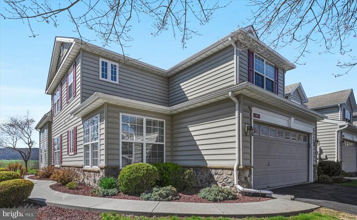 Property Photo:  901 Ridgeview Drive  PA 19543 