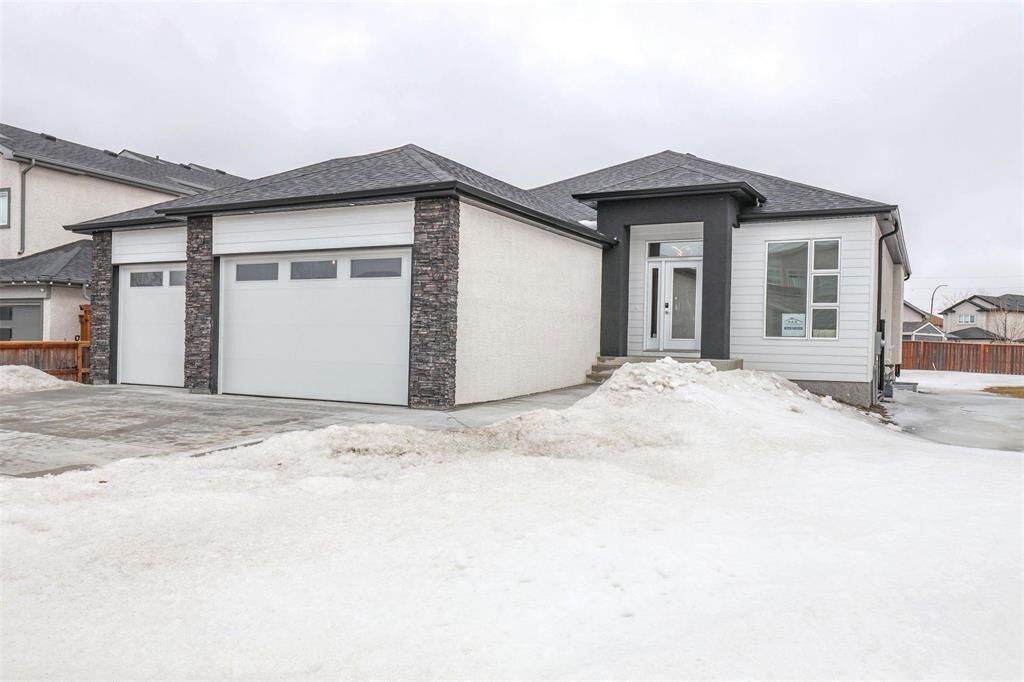 Property Photo: 79 Waterstone Drive MB R3Y 0L2