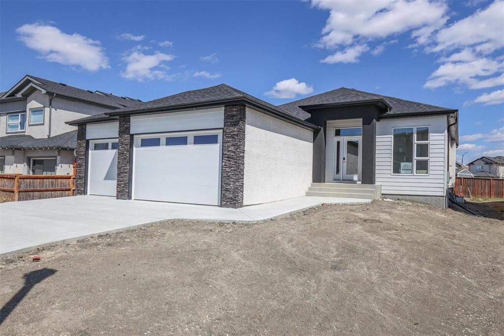 Property Photo:  79 Waterstone Drive  MB R3Y 0L2 