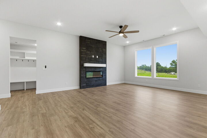 Property Photo: 101 W Francis St MO 65284