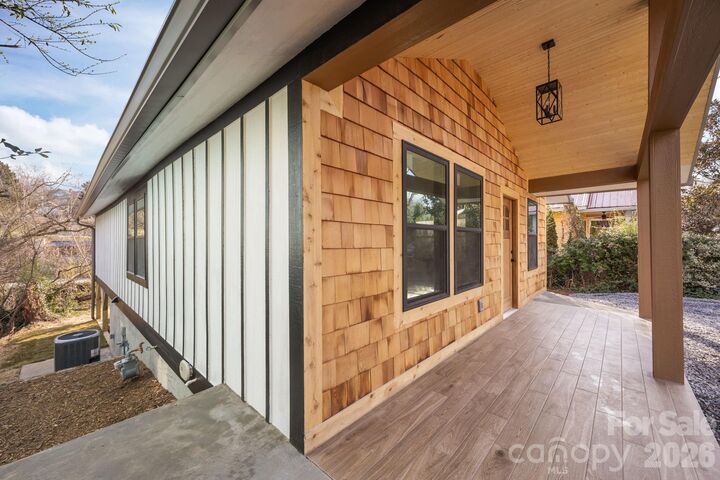 Property Photo:  63 Elizabeth Place  NC 28801 