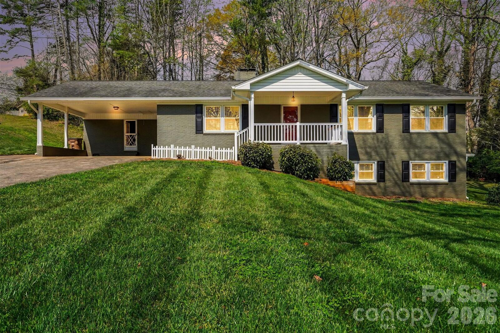 Property Photo: 204 Country Club Circle NC 28150