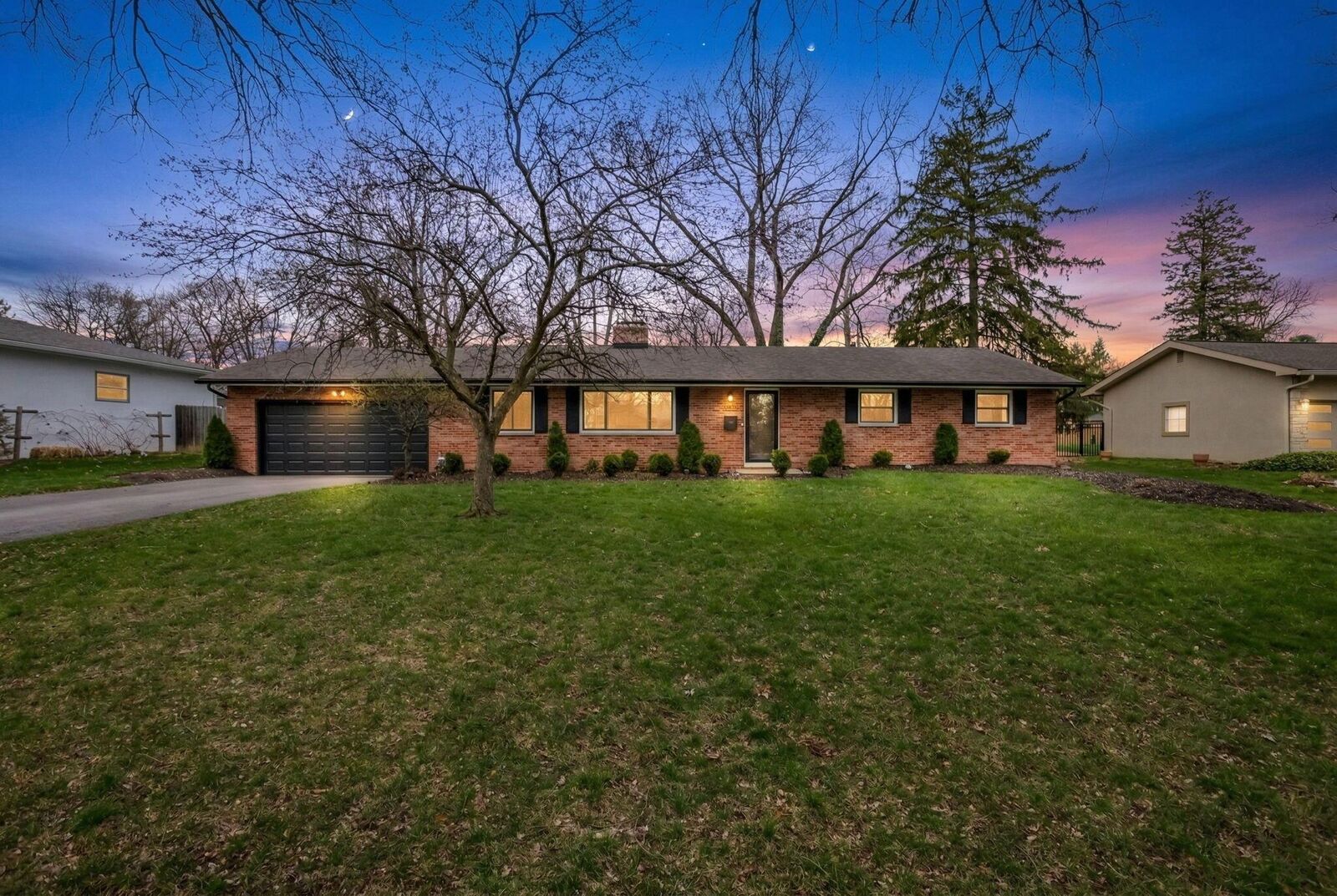 Property Photo: 4370 Harborough Road OH 43220