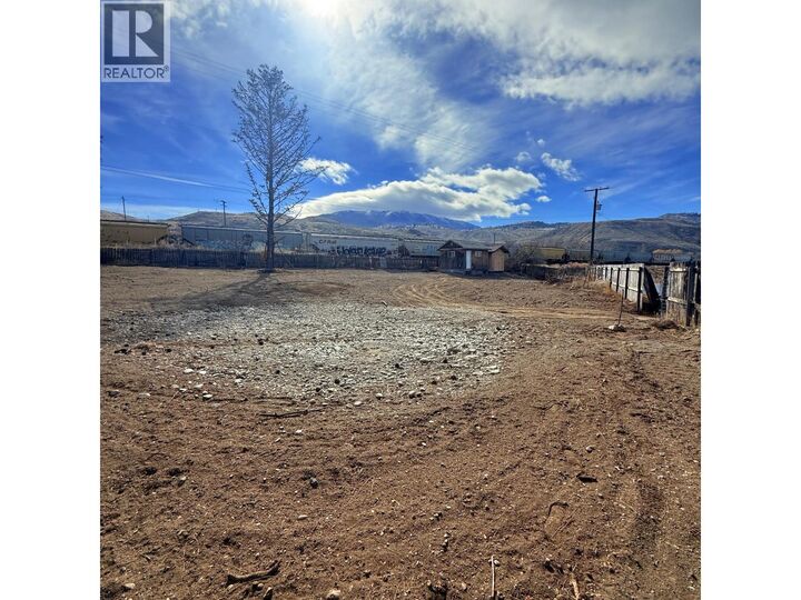 Photo de la propriété:  7114 Hillcrest Drive  BC V0K 2J0 